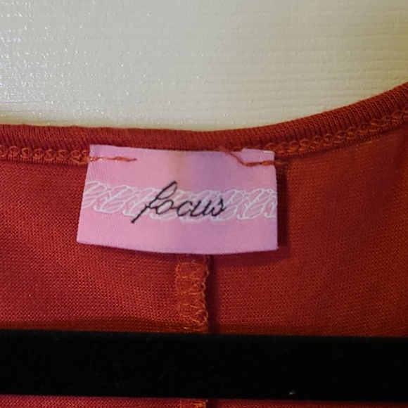 Ladies top - Picture 2 of 3